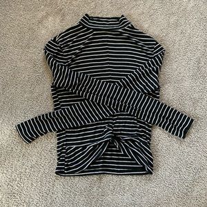 NWOT Black/White Knit Long Sleeve Twist Crop Top